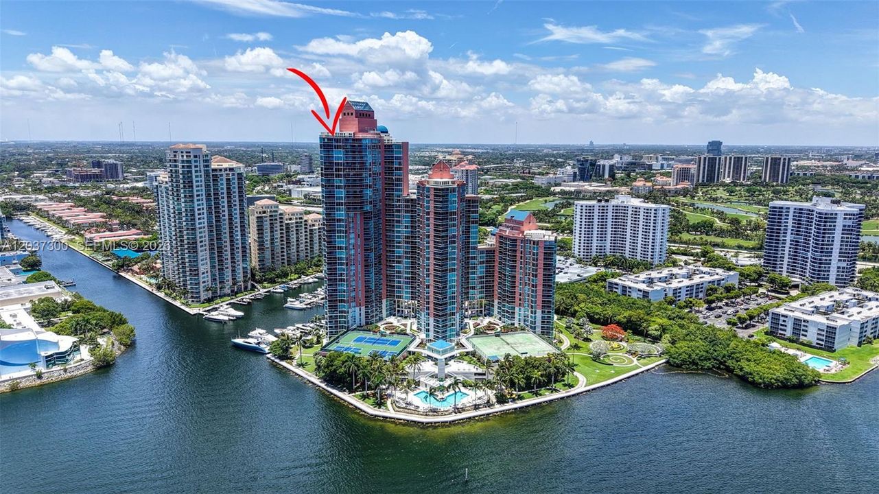 For Sale: $1,650,000 (4 beds, 3 baths, 2720 Square Feet)