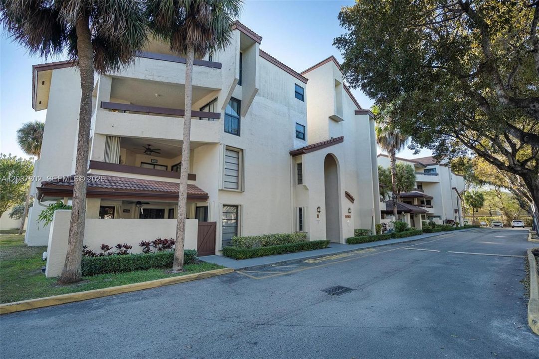 For Rent: $2,500 (2 beds, 2 baths, 1340 Square Feet)
