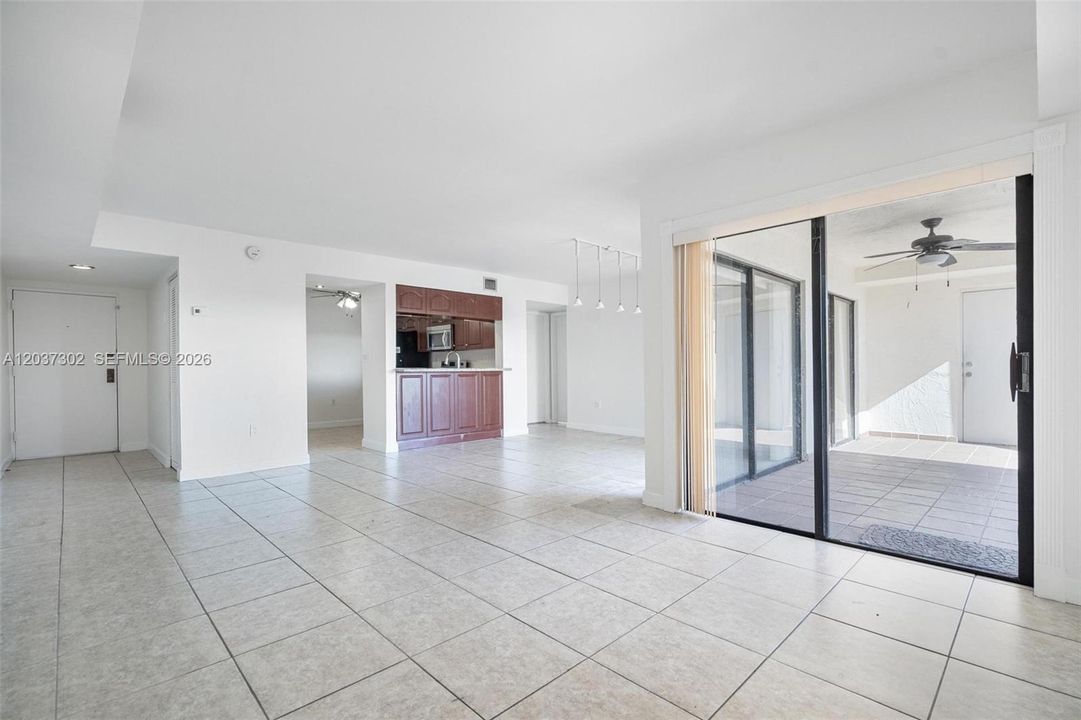 For Rent: $2,500 (2 beds, 2 baths, 1340 Square Feet)