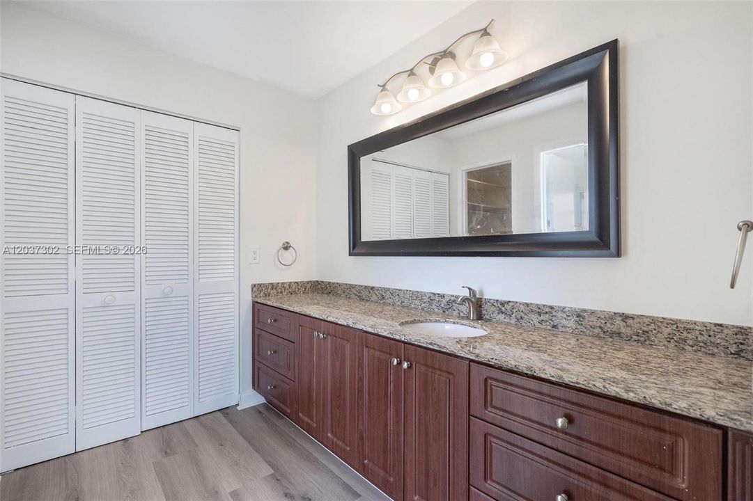 For Rent: $2,500 (2 beds, 2 baths, 1340 Square Feet)