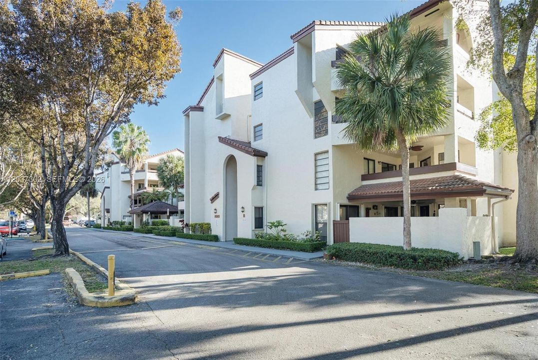 For Rent: $2,500 (2 beds, 2 baths, 1340 Square Feet)