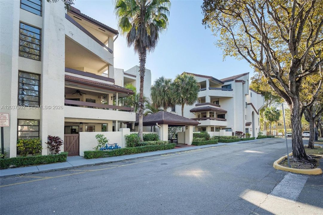 For Rent: $2,500 (2 beds, 2 baths, 1340 Square Feet)