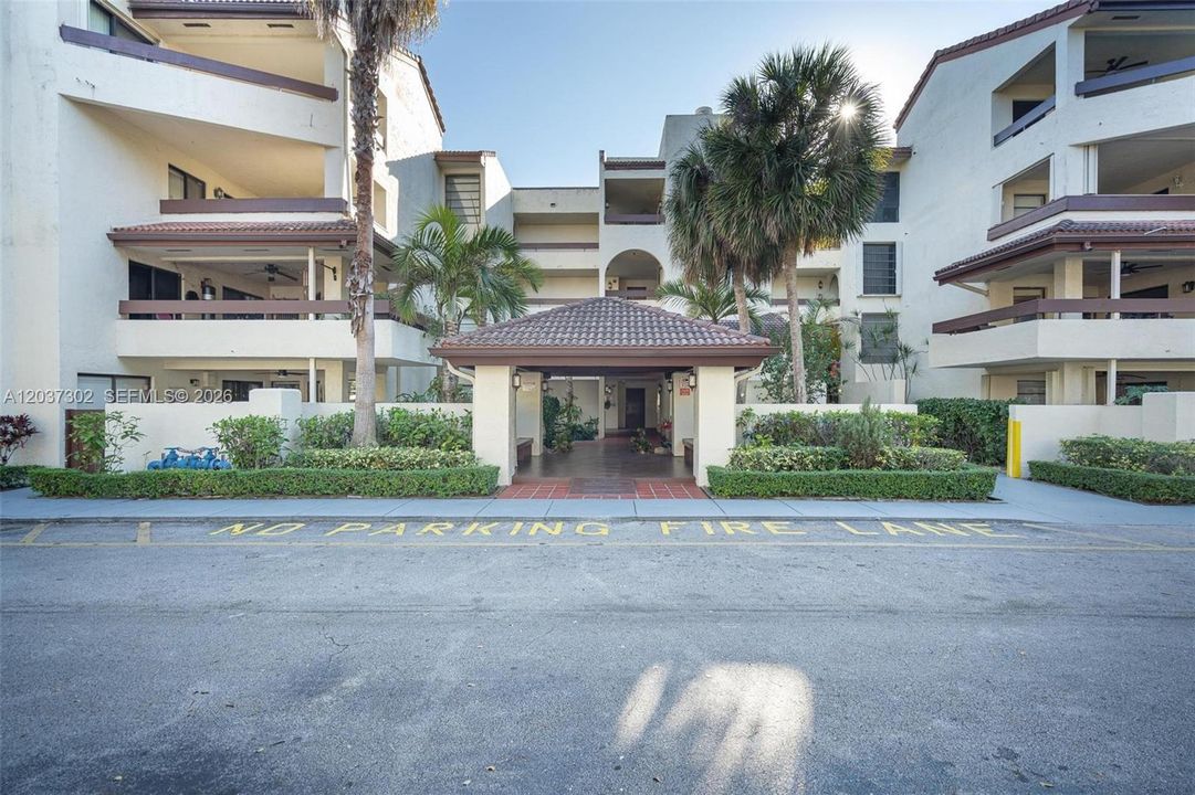 For Rent: $2,500 (2 beds, 2 baths, 1340 Square Feet)