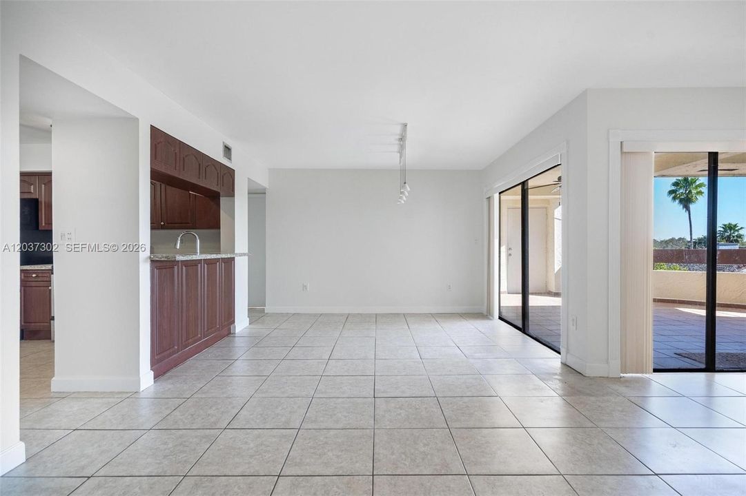 For Rent: $2,500 (2 beds, 2 baths, 1340 Square Feet)