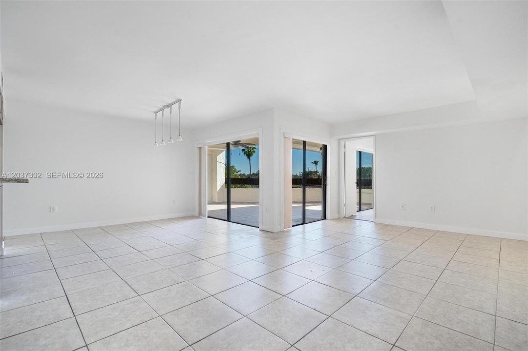 For Rent: $2,500 (2 beds, 2 baths, 1340 Square Feet)