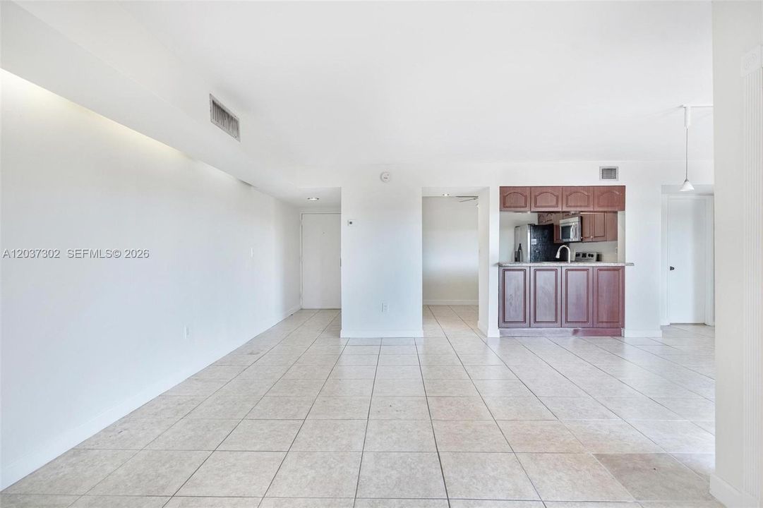 For Rent: $2,500 (2 beds, 2 baths, 1340 Square Feet)