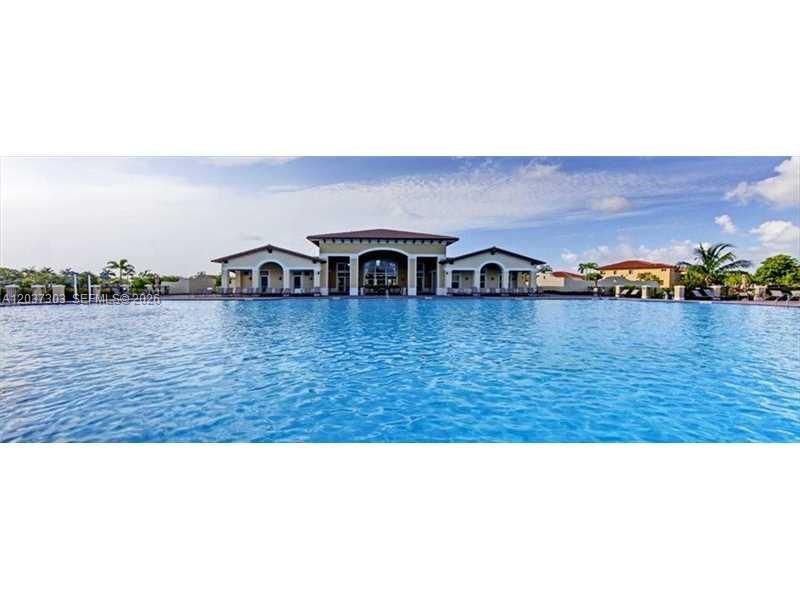 For Rent: $2,000 (2 beds, 2 baths, 809 Square Feet)