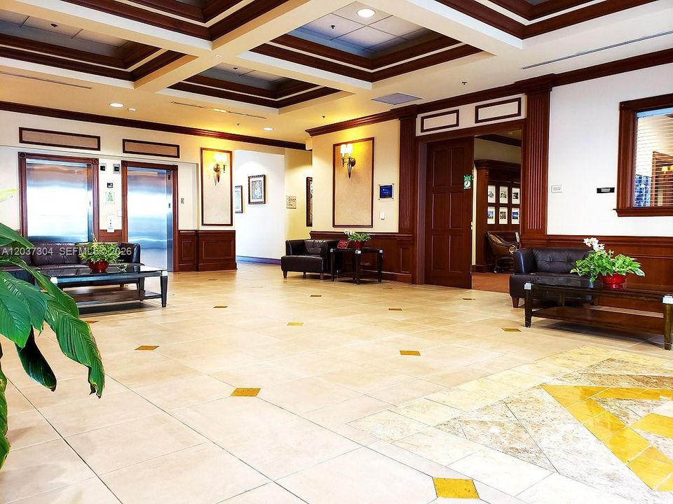 For Rent: $2,480 (1 beds, 1 baths, 750 Square Feet)