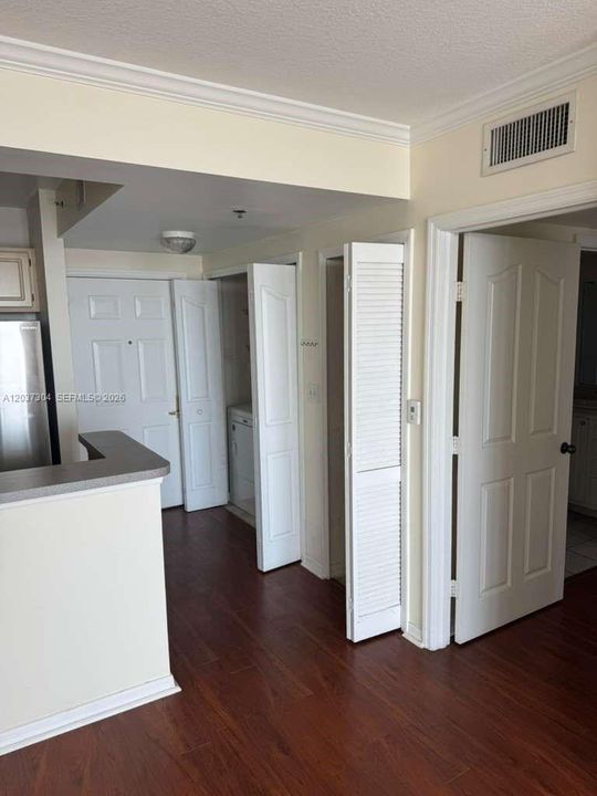 For Rent: $2,480 (1 beds, 1 baths, 750 Square Feet)