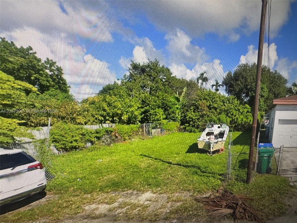 For Sale: $110,000 (3,600 sqft)