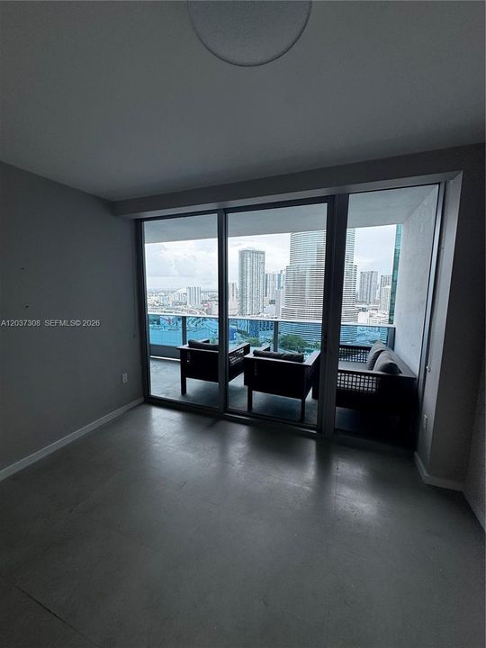 For Sale: $559,900 (1 beds, 1 baths, 799 Square Feet)