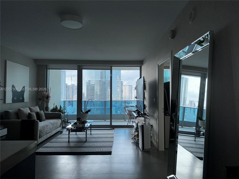 For Sale: $559,900 (1 beds, 1 baths, 799 Square Feet)