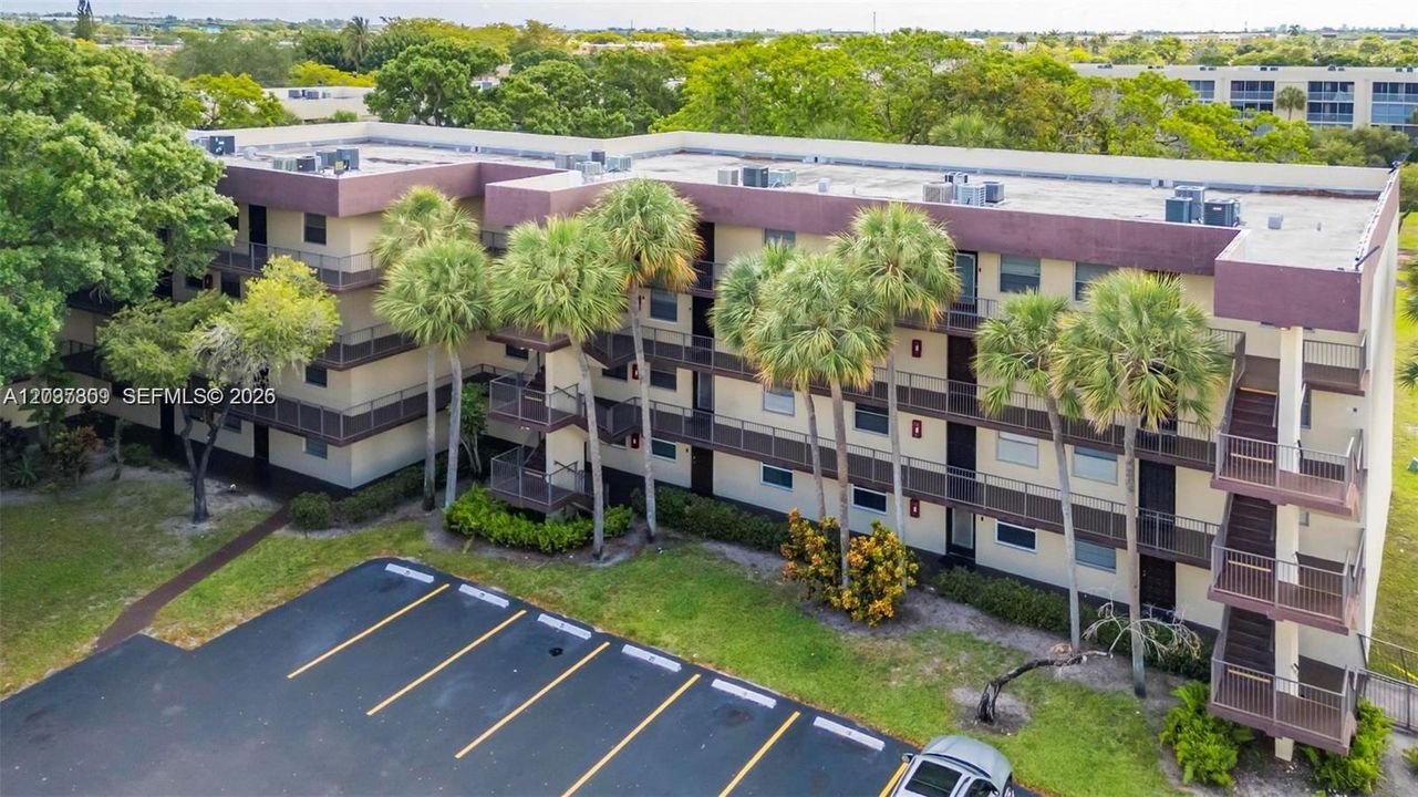 For Sale: $155,000 (2 beds, 2 baths, 1002 Square Feet)