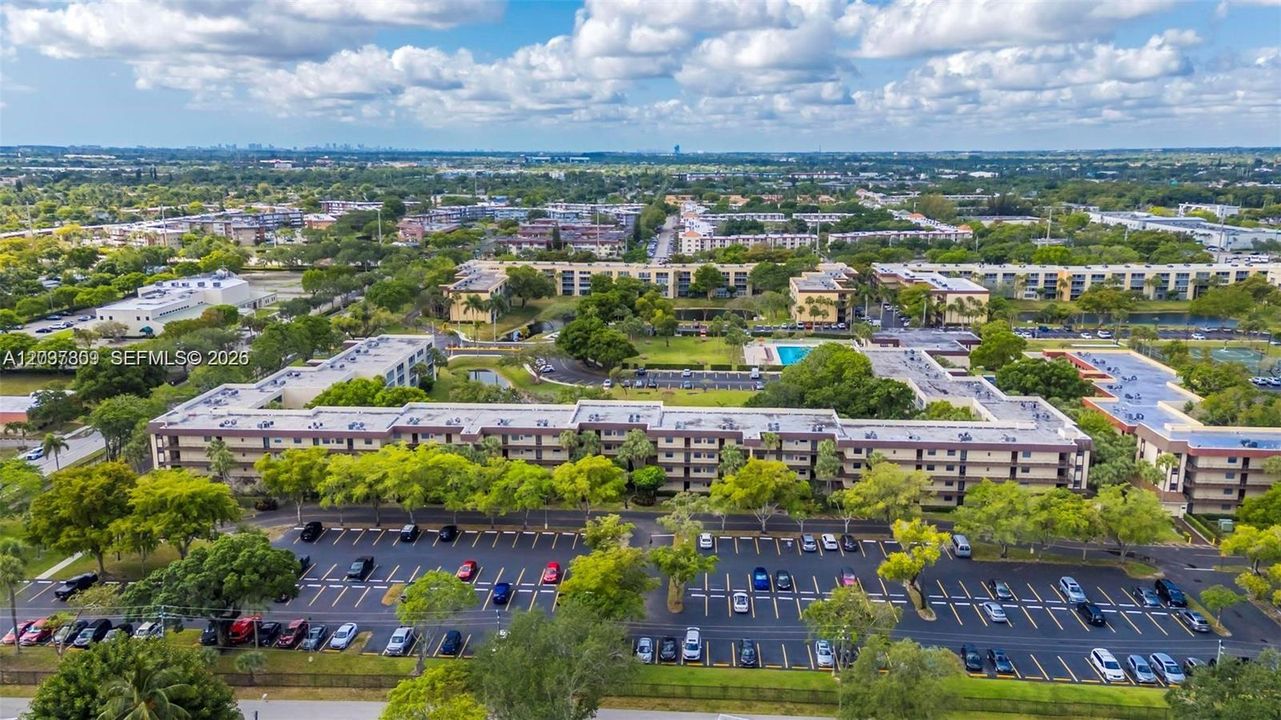 For Sale: $155,000 (2 beds, 2 baths, 1002 Square Feet)