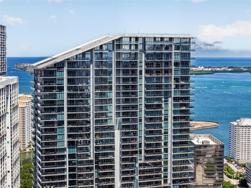 For Sale: $659,999 (1 beds, 1 baths, 810 Square Feet)