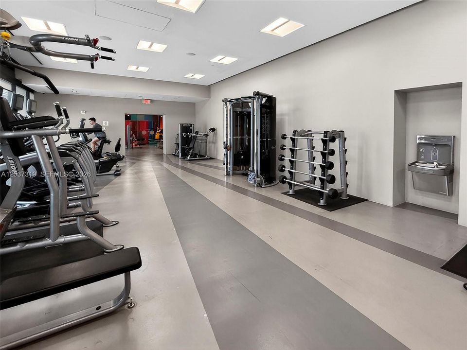 For Sale: $659,999 (1 beds, 1 baths, 810 Square Feet)