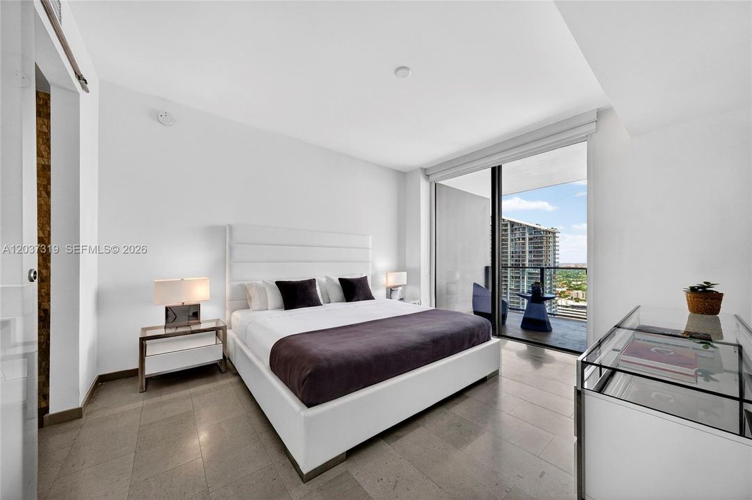 For Sale: $659,999 (1 beds, 1 baths, 810 Square Feet)