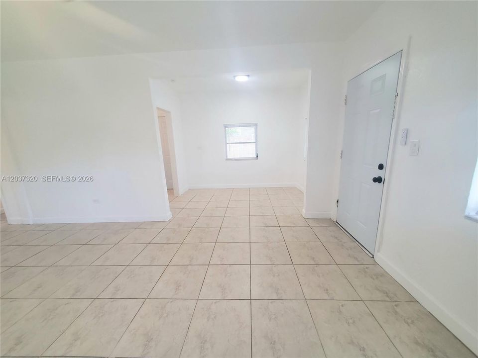 For Sale: $480,000 (3 beds, 1 baths, 1012 Square Feet)