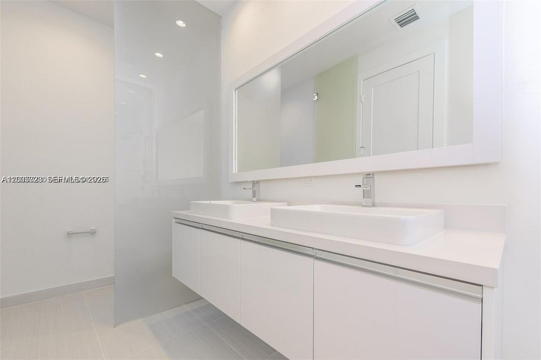 В аренду: $3,950 (3 спален, 3 ванн, 1781 Квадратных фут)