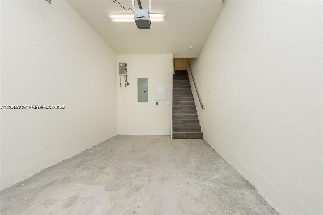В аренду: $3,950 (3 спален, 3 ванн, 1781 Квадратных фут)