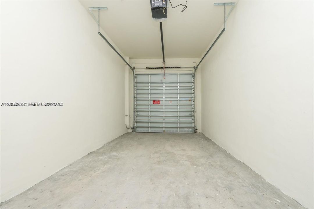 В аренду: $3,950 (3 спален, 3 ванн, 1781 Квадратных фут)