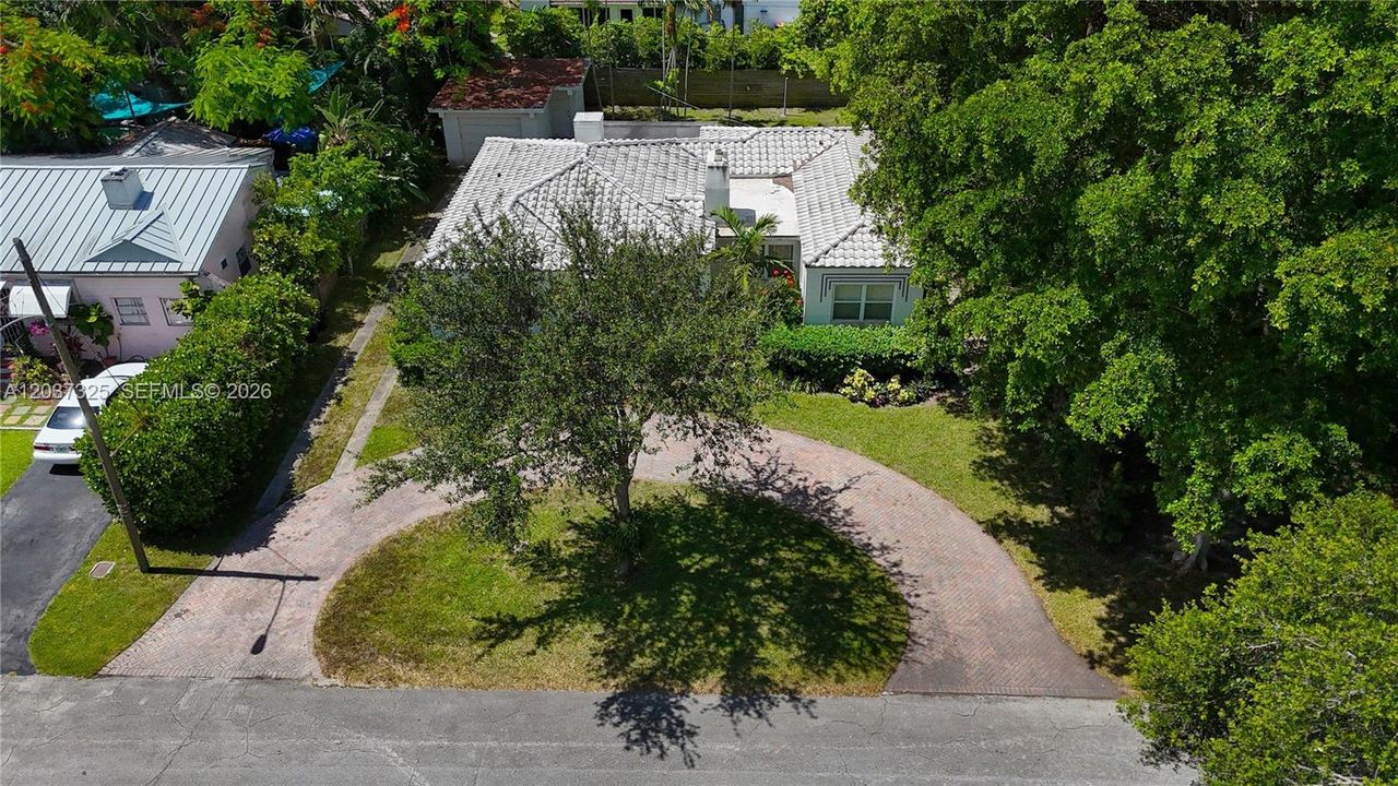 На продажу: $749,000 (3 спален, 2 ванн, 1976 Квадратных фут)