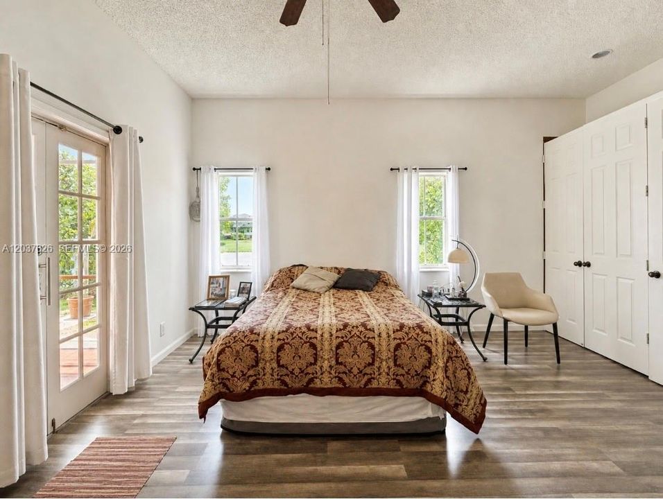 For Sale: $694,000 (3 beds, 2 baths, 1556 Square Feet)
