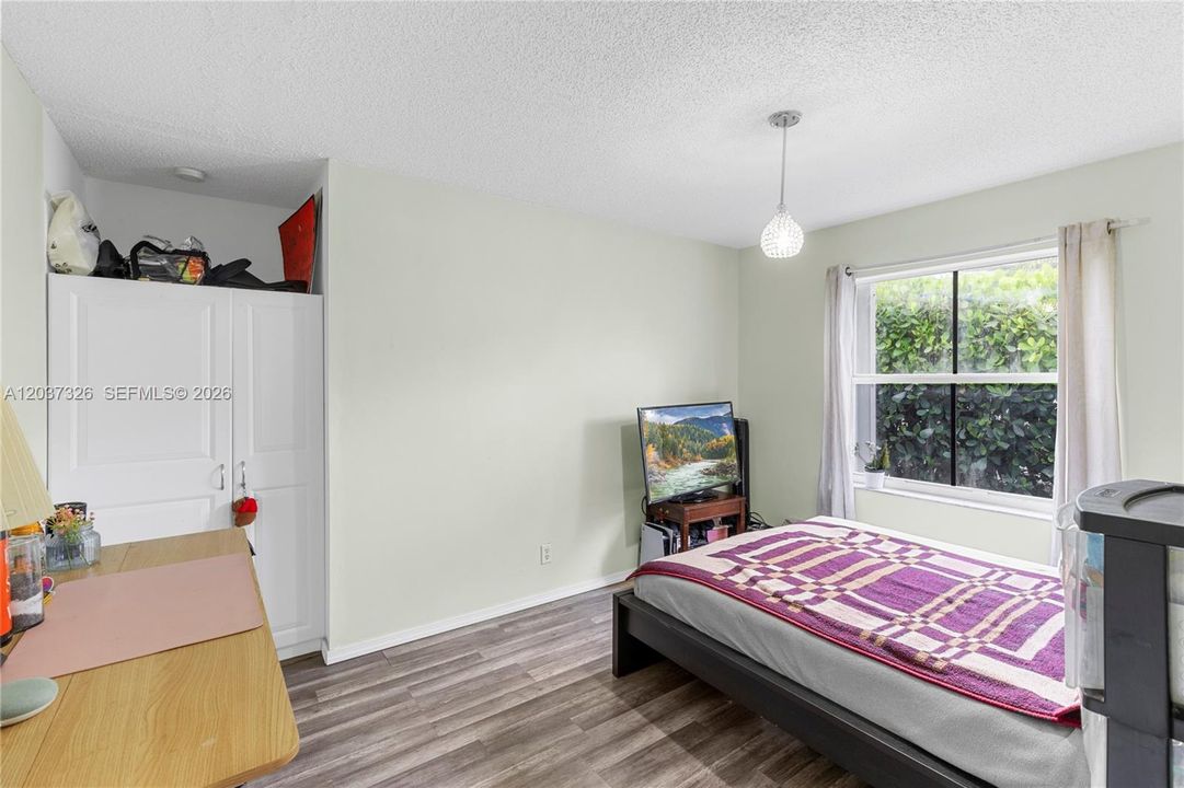 For Sale: $694,000 (3 beds, 2 baths, 1556 Square Feet)