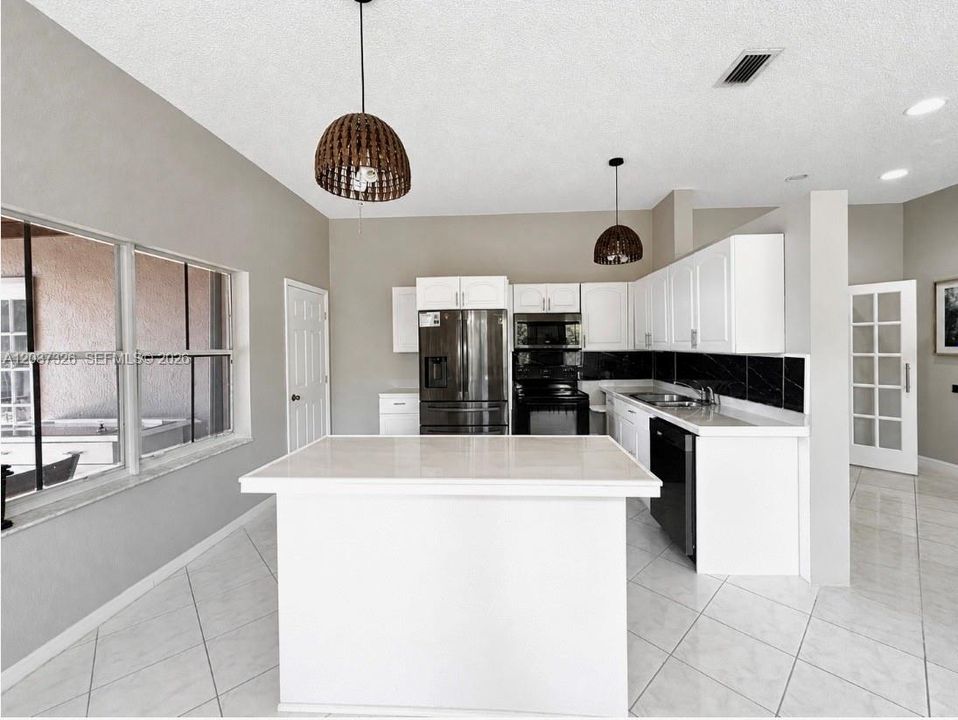 For Sale: $694,000 (3 beds, 2 baths, 1556 Square Feet)