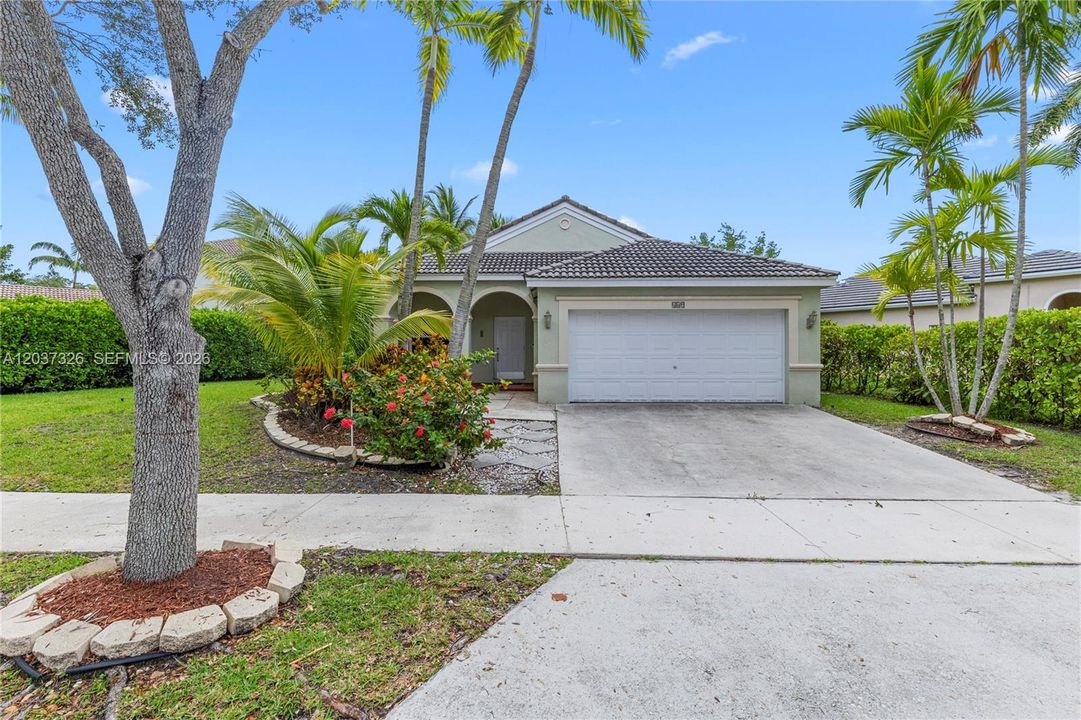 For Sale: $694,000 (3 beds, 2 baths, 1556 Square Feet)