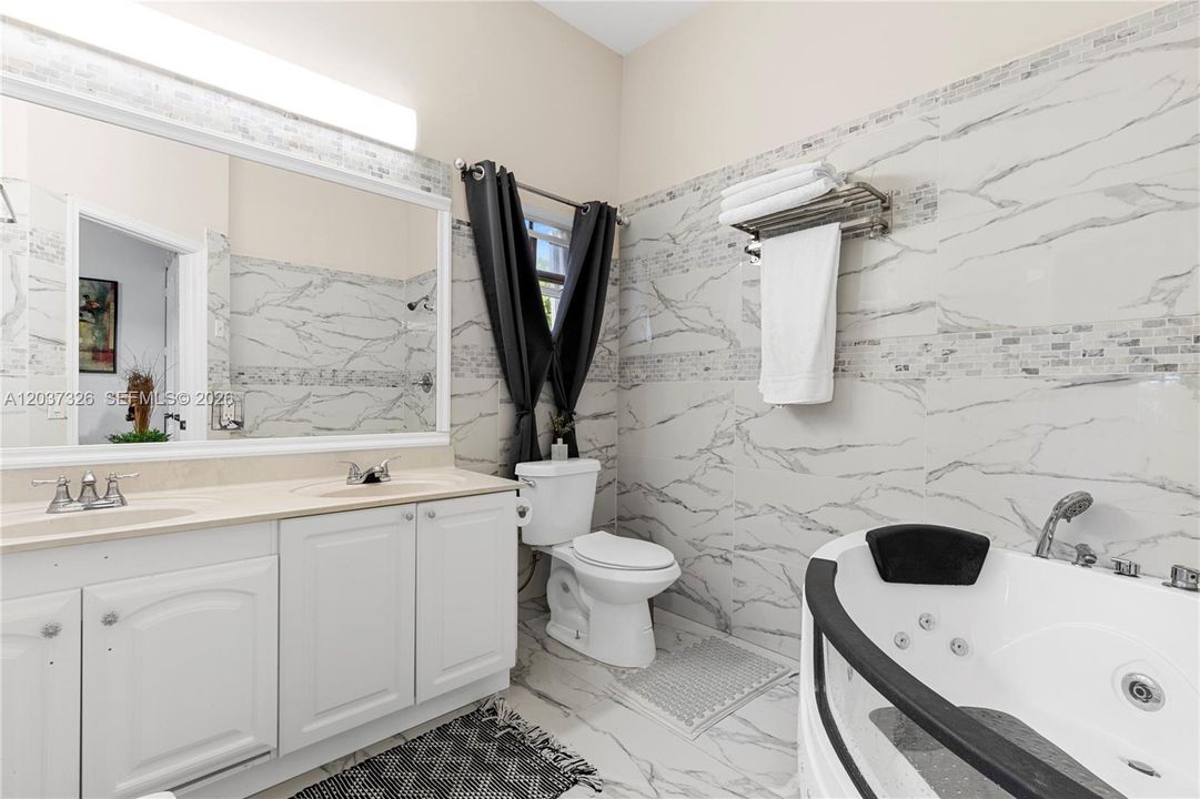 For Sale: $694,000 (3 beds, 2 baths, 1556 Square Feet)