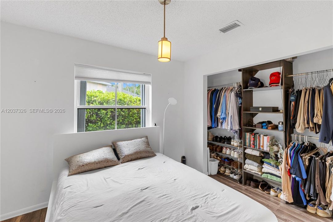 For Sale: $694,000 (3 beds, 2 baths, 1556 Square Feet)