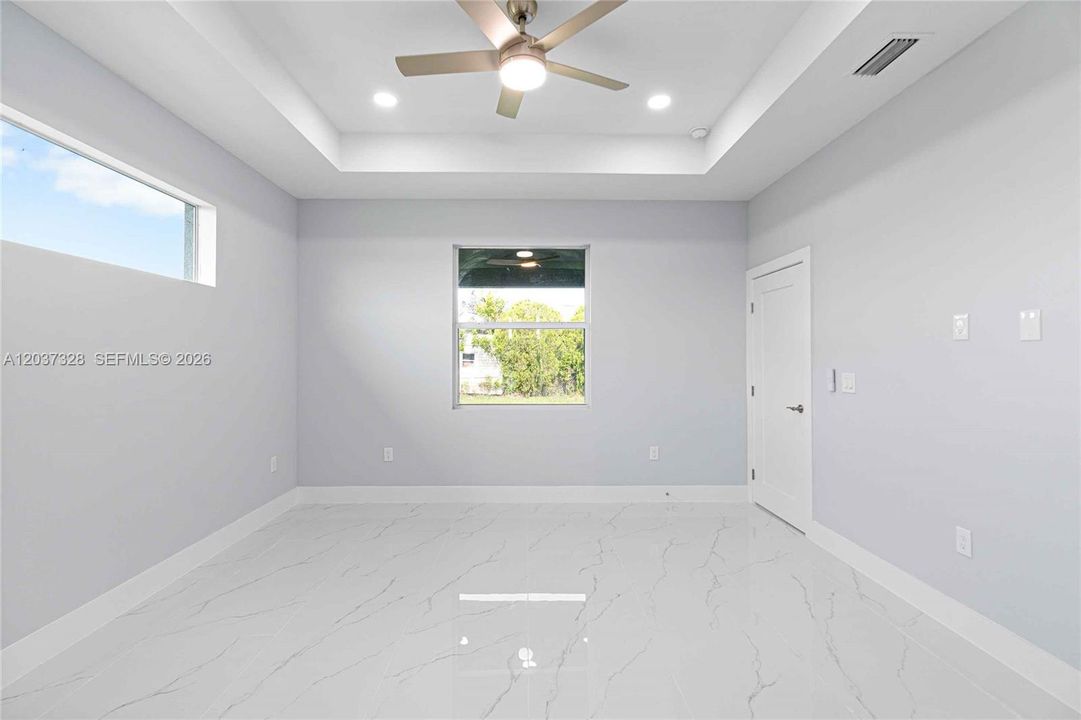 For Sale: $359,000 (3 beds, 2 baths, 1717 Square Feet)