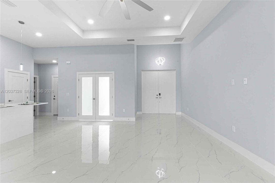 For Sale: $359,000 (3 beds, 2 baths, 1717 Square Feet)