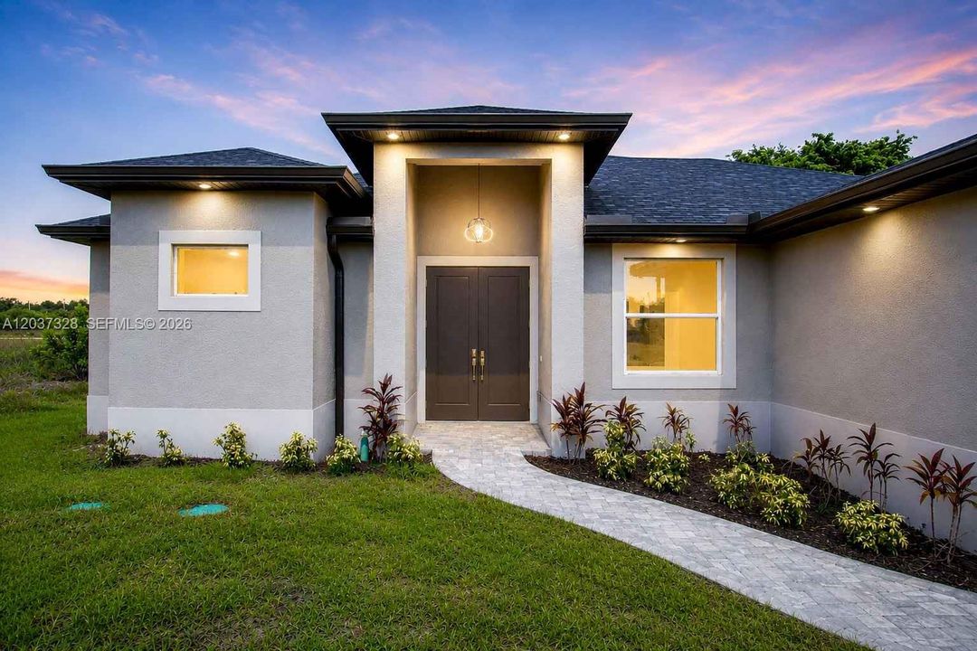 For Sale: $359,000 (3 beds, 2 baths, 1717 Square Feet)