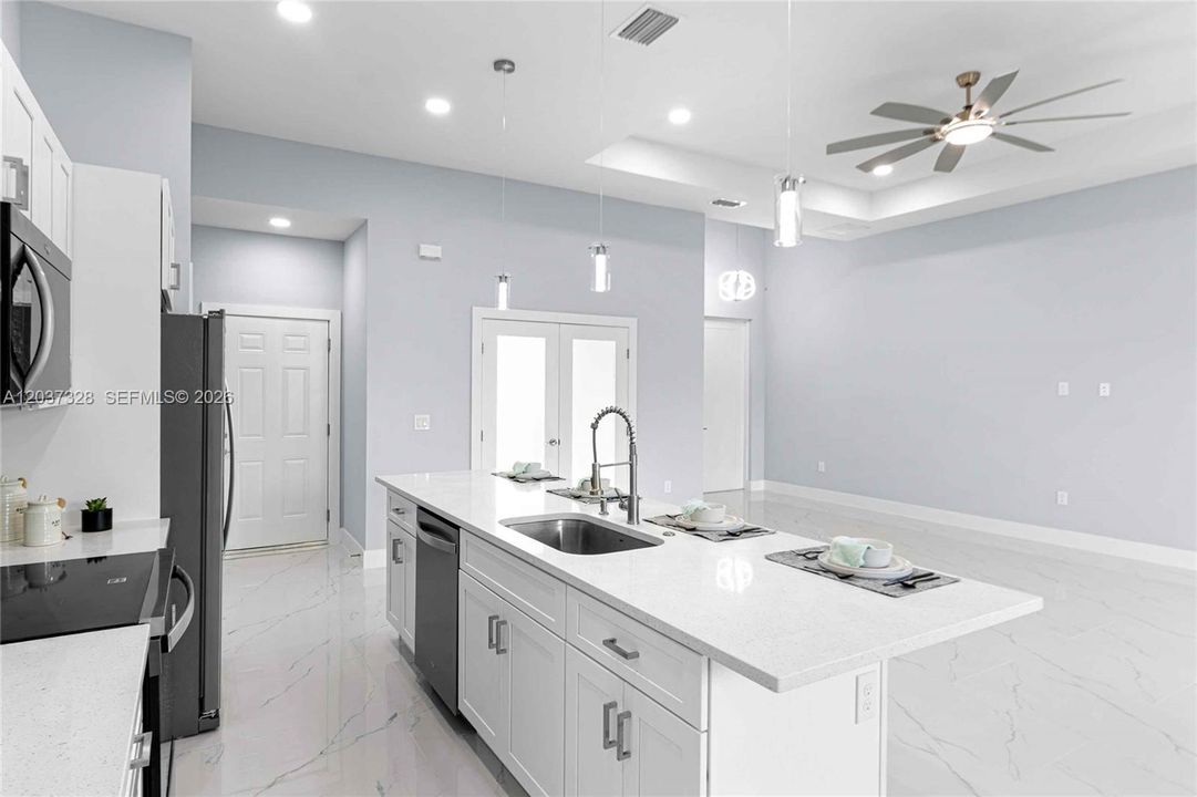 For Sale: $359,000 (3 beds, 2 baths, 1717 Square Feet)