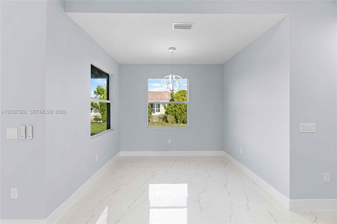 For Sale: $359,000 (3 beds, 2 baths, 1717 Square Feet)