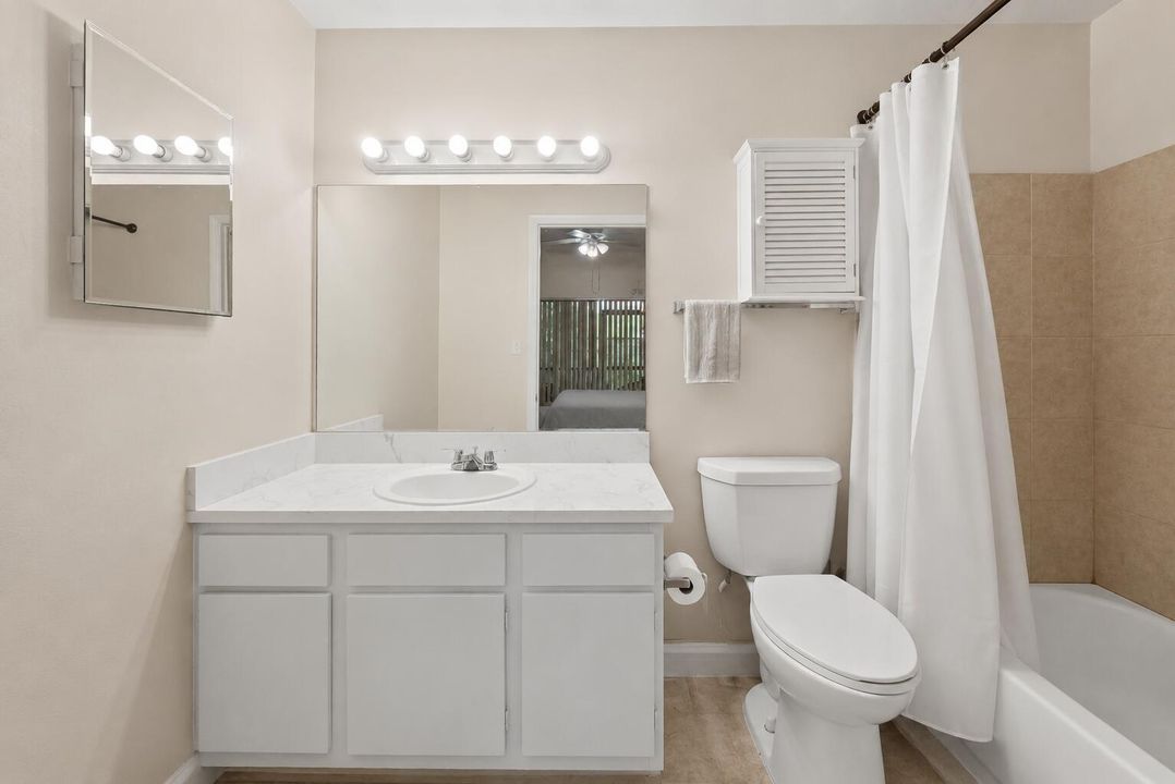 Virtually Decluttered Bathroom 1