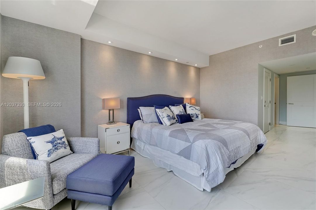 В аренду: $9,500 (2 спален, 2 ванн, 1541 Квадратных фут)