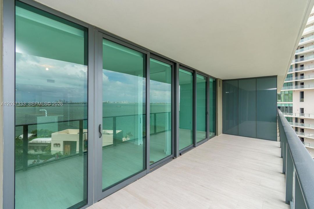 For Rent: $6,900 (2 beds, 3 baths, 1151 Square Feet)