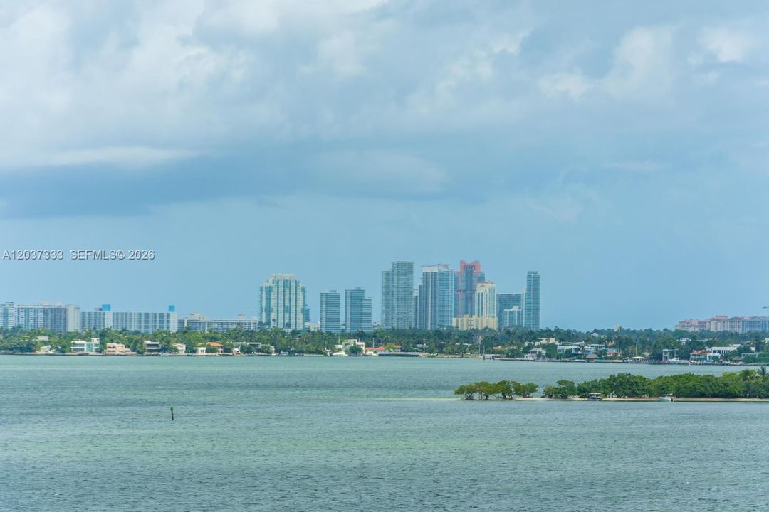 For Rent: $6,900 (2 beds, 3 baths, 1151 Square Feet)