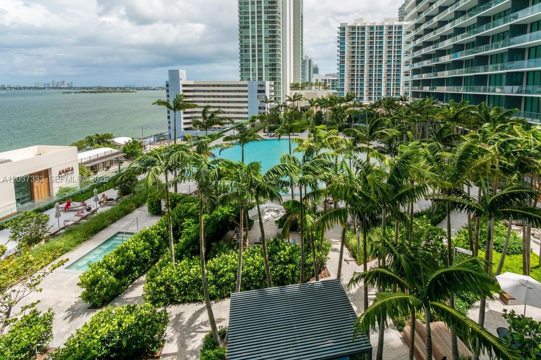 For Rent: $6,900 (2 beds, 3 baths, 1151 Square Feet)