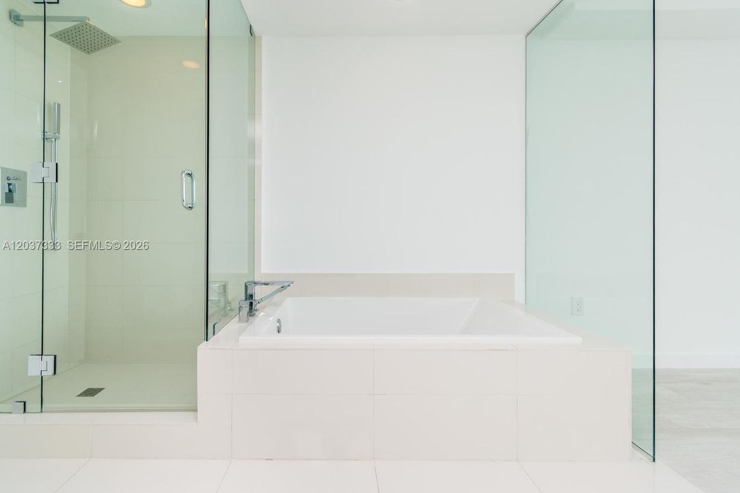 For Rent: $6,900 (2 beds, 3 baths, 1151 Square Feet)