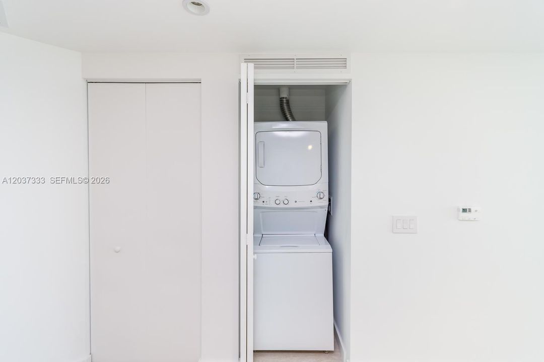For Rent: $6,900 (2 beds, 3 baths, 1151 Square Feet)