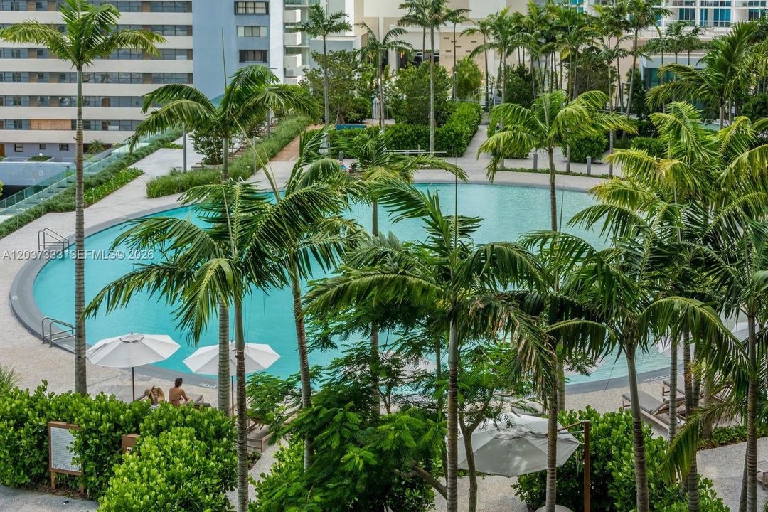 For Rent: $6,900 (2 beds, 3 baths, 1151 Square Feet)