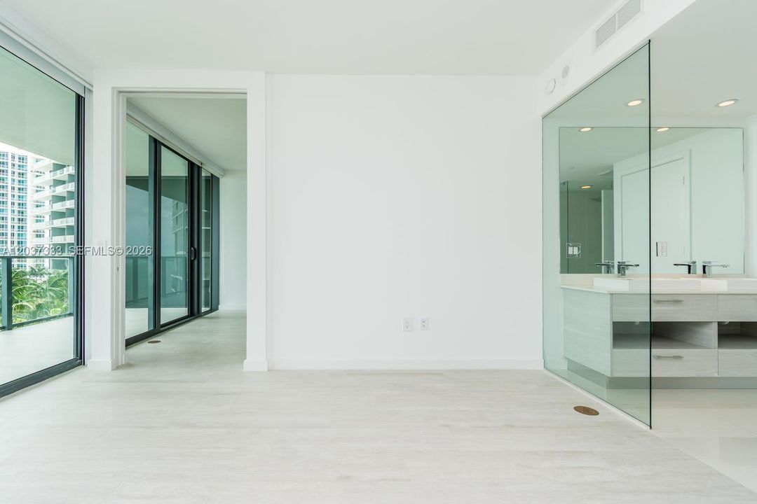 For Rent: $6,900 (2 beds, 3 baths, 1151 Square Feet)