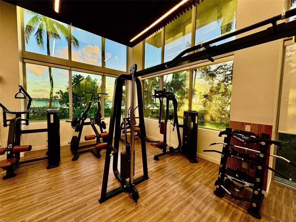 For Rent: $6,650 (2 beds, 2 baths, 1239 Square Feet)