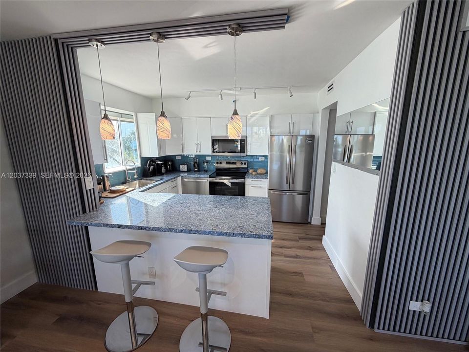 For Rent: $6,650 (2 beds, 2 baths, 1239 Square Feet)