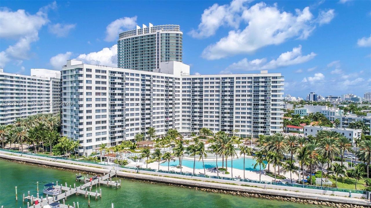 For Rent: $6,650 (2 beds, 2 baths, 1239 Square Feet)