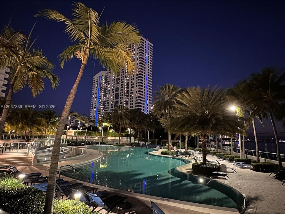 For Rent: $6,650 (2 beds, 2 baths, 1239 Square Feet)